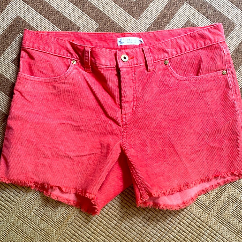 Carve Designs Oahu size 6 shorts Pink Cords fray hem